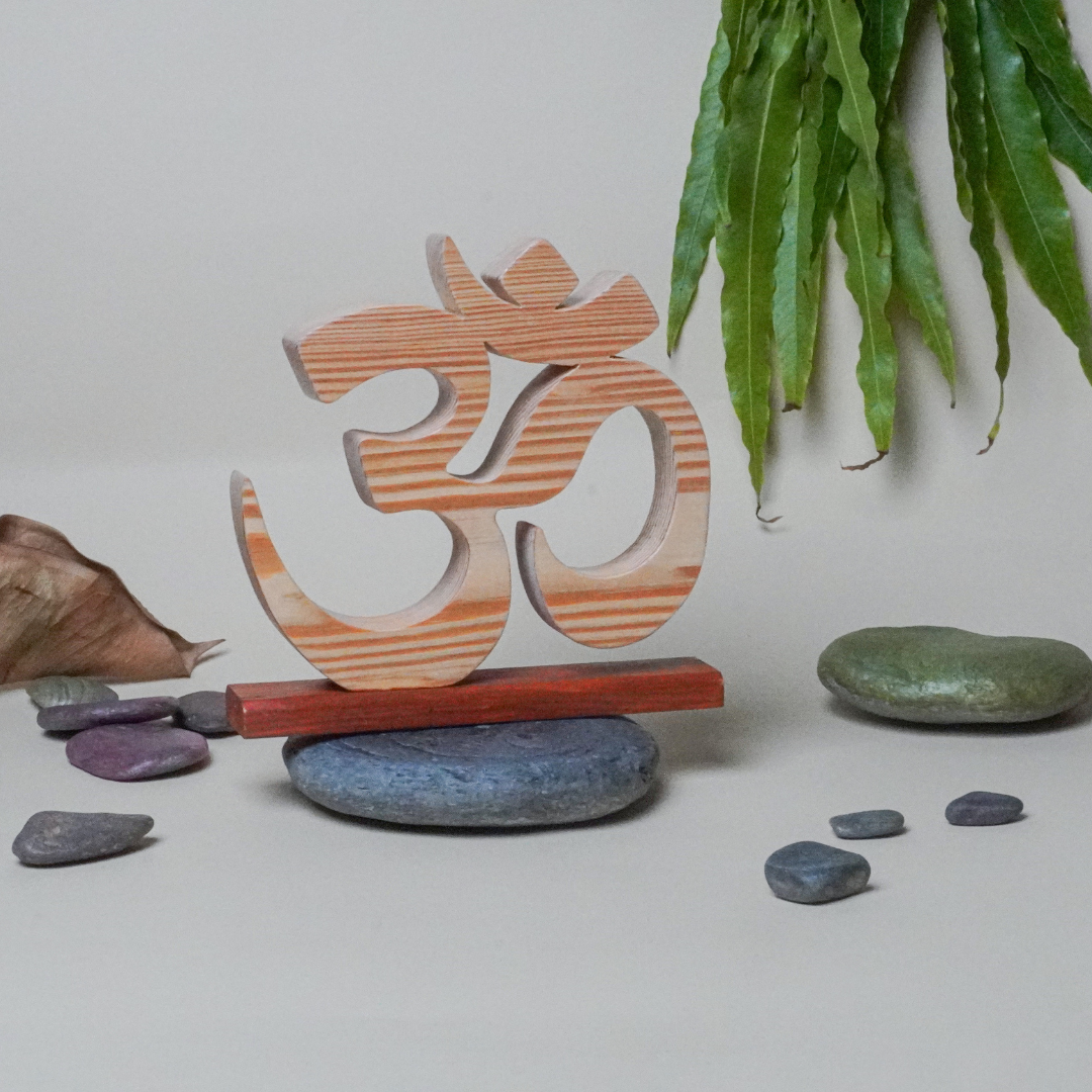 OM - Wooden Decor