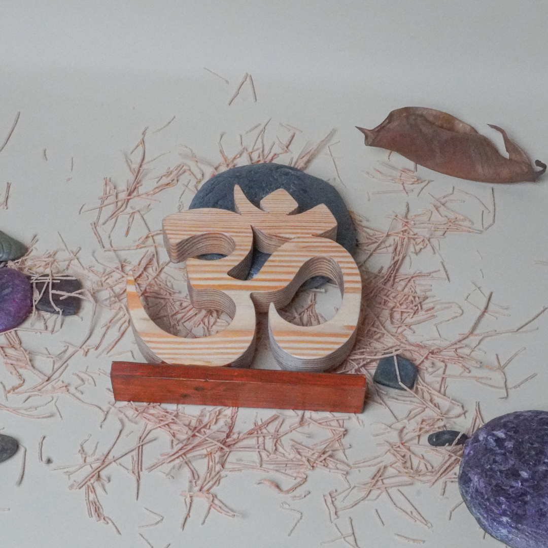 OM - Wooden Decor